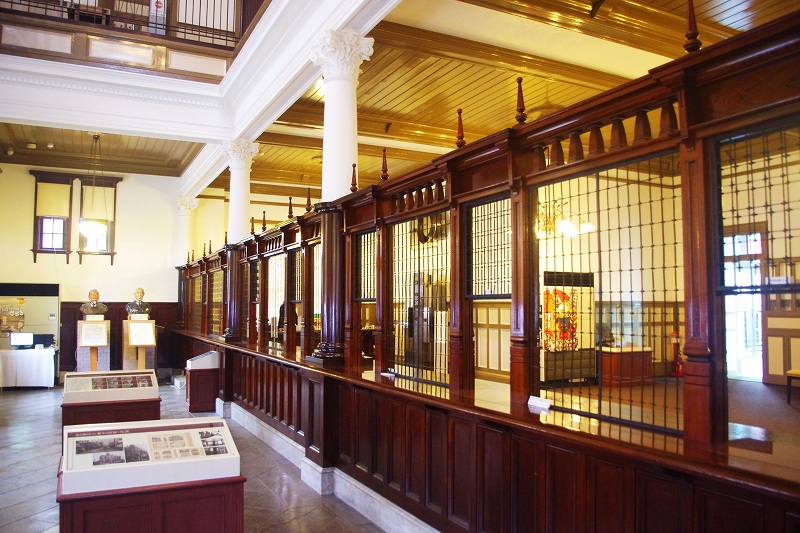 The interior of the former Karatsu Bank Head Office.