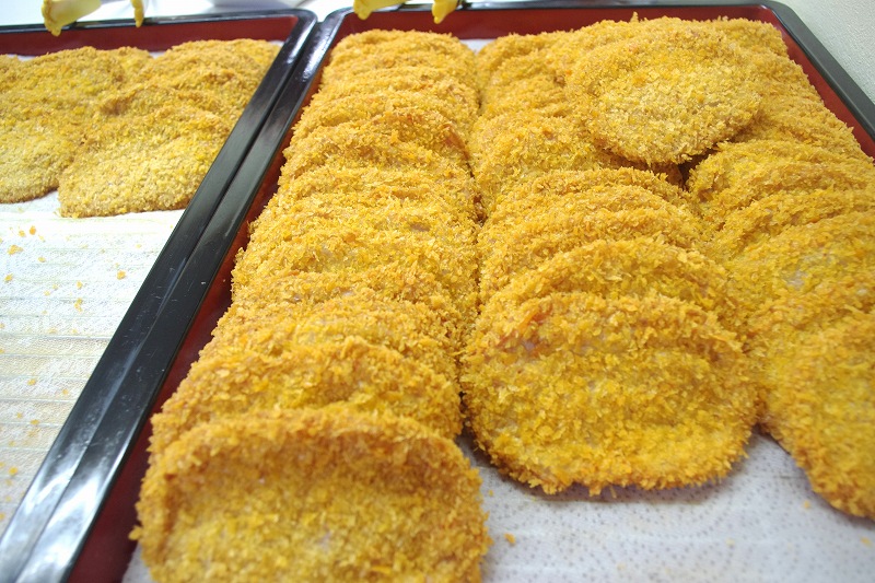 This is Gyorokke fried fish cake, famous as a specialty in Karatsu, Fujikawa-kamaboko.