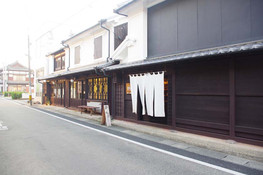 The Unagino Nedoko is a select store in Yame City that sells many traditional handicrafts.