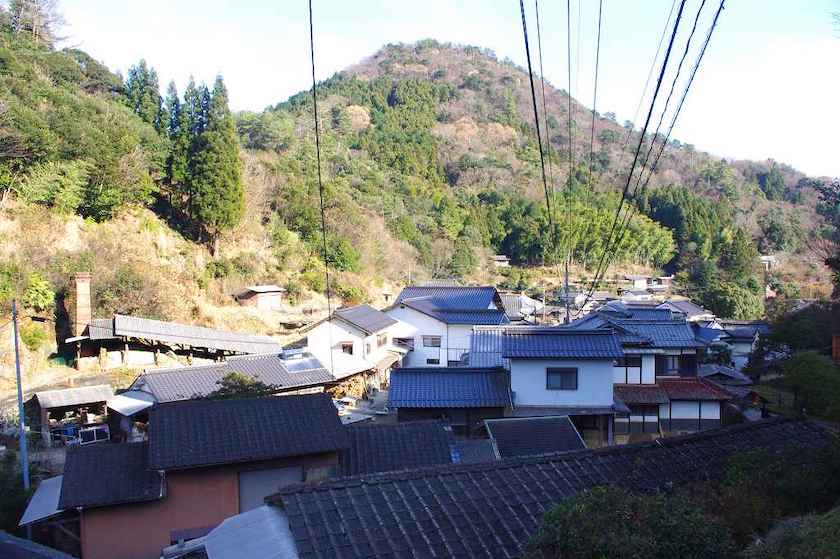 Onta-yaki, tembikar indah yang dibuat dengan tangan di 10 tempat pembakaran di pegunungan Kota Hita, Oita