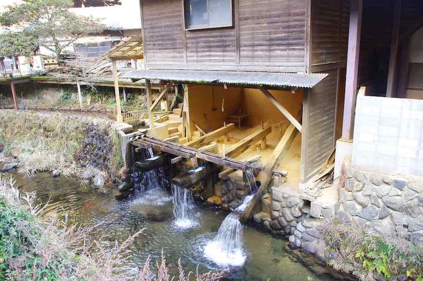 Onta-yaki, a beautiful pottery made by hand at 10 kilns in the mountains of Hita City, Oita