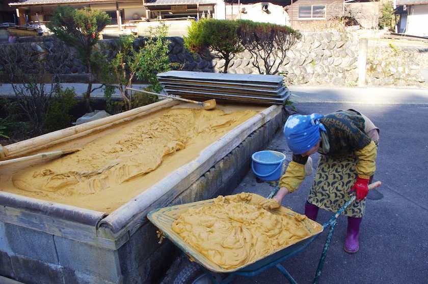 Onta-yaki, a beautiful pottery made by hand at 10 kilns in the mountains of Hita City, Oita