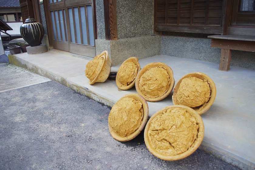 Onta-yaki, tembikar indah yang dibuat dengan tangan di 10 tempat pembakaran di pegunungan Kota Hita, Oita