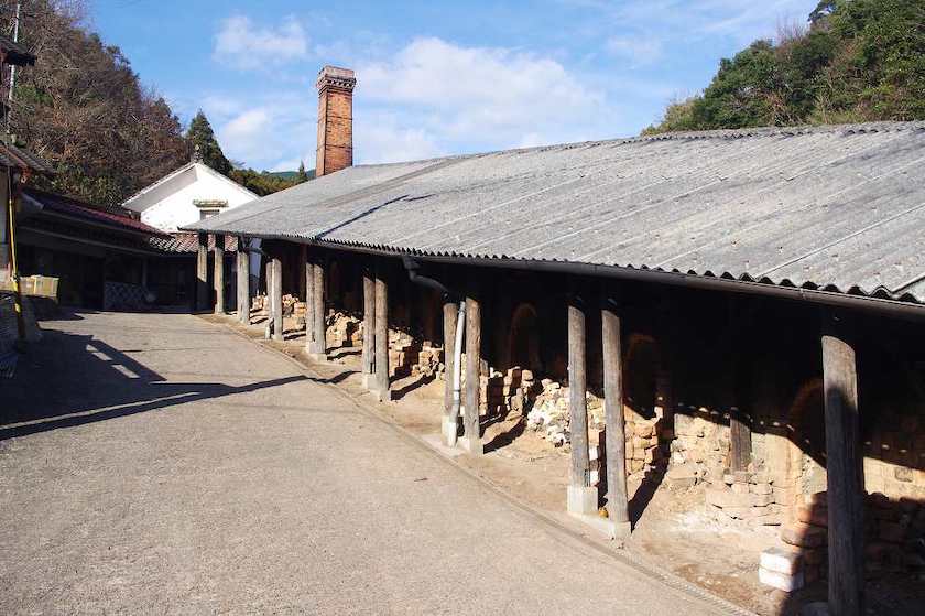 Onta-yaki, tembikar indah yang dibuat dengan tangan di 10 tempat pembakaran di pegunungan Kota Hita, Oita