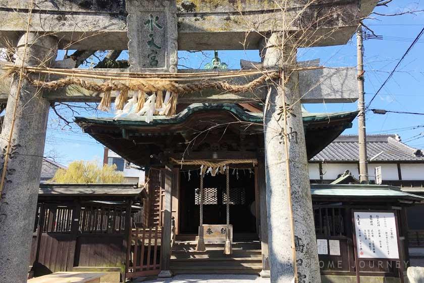 Okinohata Suitengu Shrine is located in Yanagawa. The Okinohata Suitengu Festival is held every year from May 3rd to 5th.