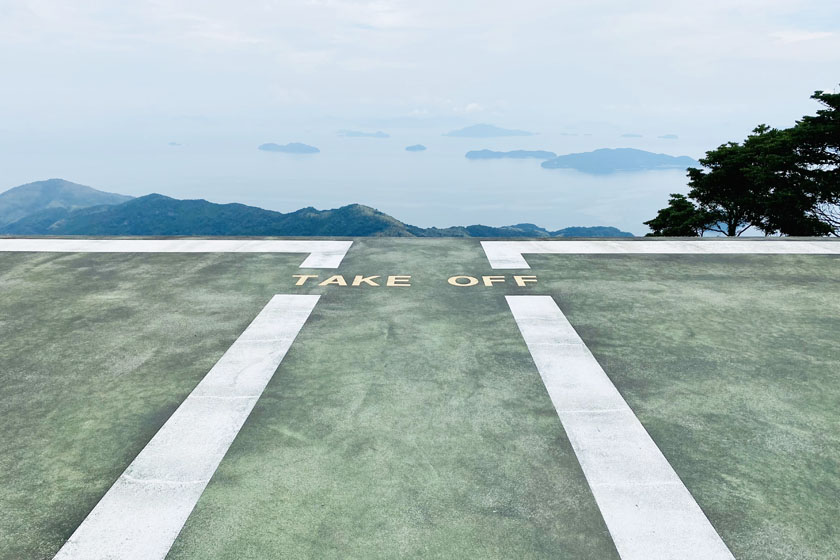 The launcher for hang gliders and paragliders at the summit of Mt. Dake in Suo Oshima island. You can get a fine view of the sea from here.